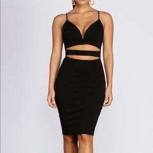 STUNNER STATUS BODY CON DRESS NWT
